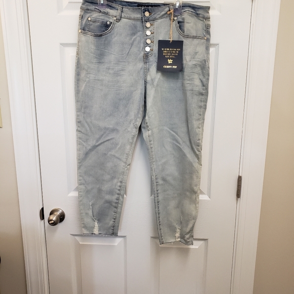 Indigo Rein, NWT, curvy high rise crop, button down distressed jeans SZ17 W32 - Picture 14 of 16